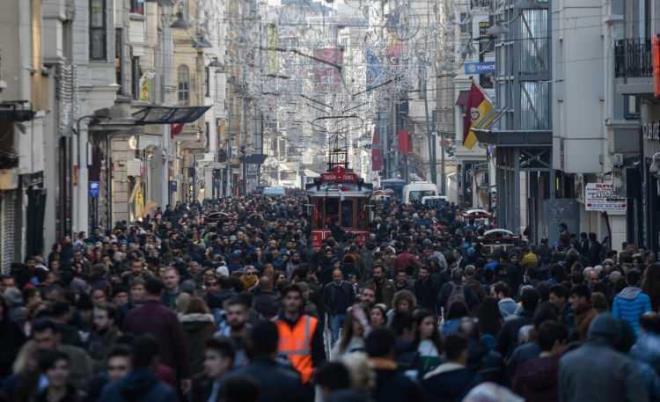 stanbul'da yaayan nfusun nemli bir blmnn kt baka illere kaytl. stanbul ktne kaytl 2.152.878 kii bulunuyor. Peki, stanbul'da en ok nereli var? te zirvedeki 20 il: