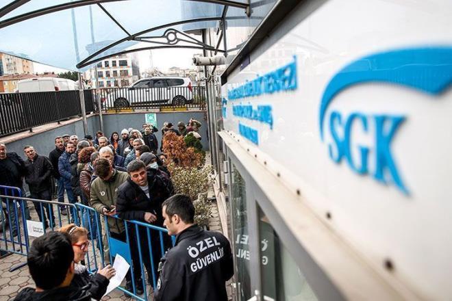 SGK Uzman Onur nal, Sosyal Gvenlik Kurumu (SGK) Bakanlnda staj ve raklk madurlarna ilikin bir toplant gerekletirildiini aklad. SGK Bakan Yardmcsna staj madurlar hakknda bir rapor sunulduunu belirten nal, "Her ey ok gzel gidiyor" dedi.