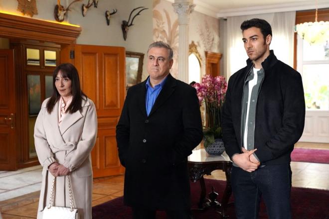 SERTER, EHMUZ'A GTT    ehmuz'a gidip olan biteni anlatan Serter ise ocuk onunsa kendi ailesiyle bymesini istedi ve "Eer babas bensem hemen yarn nikah kymaya hazrm" dedi. Bu szlerin zerine ehmuz, "Bu konuyu yarn sabah Halis Korhan ile zeceiz" dedi.