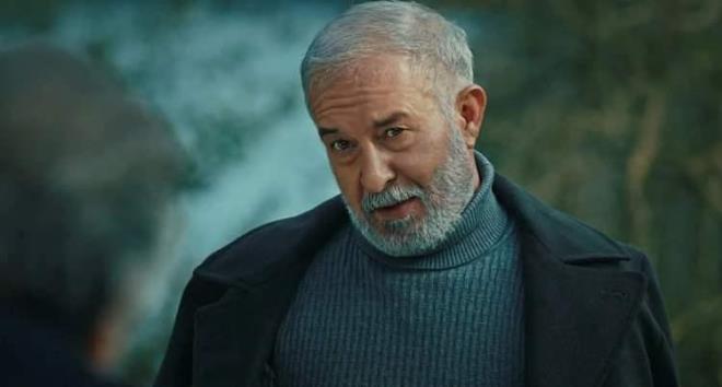 Srmeli'nin alnan hesab zerinden yaplan aklamalar ise gndeme adeta bomba gibi dt. Aklamalarn ardndan oyuncunun menajerlik irketi zerinden Srmeli'nin hesabnn alndna dair aklama yaplrken ortaya atlan iddialarla ilgili henz bir aklama yaplmad.