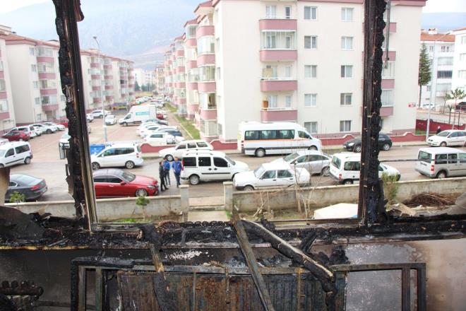 Haclar Meydan Mahallesindeki daireden ge saatlerde alevler ykseldi. Grenler durumu Amasya Belediyesi itfaiyesine bildirdi.
