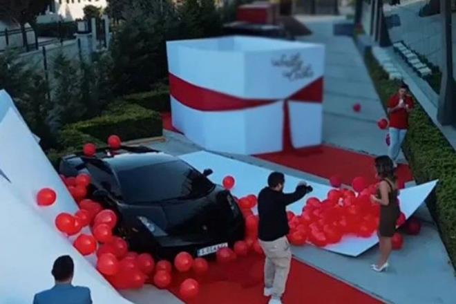 Karyaka Cumhuriyet Basavcl?nca, holdinge ait iinde 5 milyar 123 milyon lira deerindeki dijital parann bulunduu souk czdanla yurt dna kan holding sahibi S.O?nun yeeni S.H. hakknda da yakalama karar kartld.    S.H?nin 1 Ocak gn saat 23.05?te stanbul Havalimanndaki pasaport noktasndan k yapt, 01.40 uayla da Dubai?ye gittii belirlendi.  Soruturma kapsamnda Ticaret Bakanl, MASAK ve Sermaye Piyasas Kurulunun da holding hakknda incelemesini srdrd renildi.