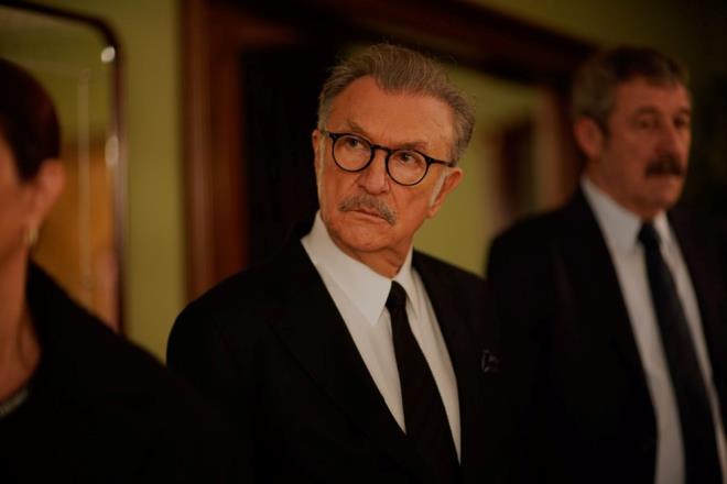 Star TV'nin OGM Pictures imzal dizisi Yal apkn ile beeniyle izlenen bir baka dizisi Sakla Beni'nin yollar kesiecek.