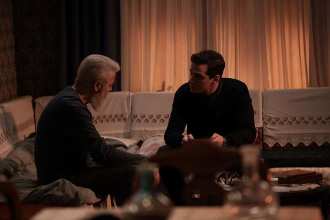 Pazartesi akam ekrana gelecek mer?in yeni blmnn konusu yle;     Gamze, ule'ye elini kazayla sktrdn syler fakat onu ve Tuna'y bunun istemeden yaandna inandramaz.