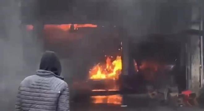 Patlamada ans eseri yaralanan olmad renildi.  Yangn itfaiye ekiplerince sndrlrken i yeri kullanlamaz hale geldi.