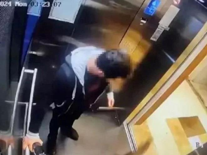 "BU TR OLAYLARA KARIAN KLERE HOGRYLE YAKLAILDII ZLENM UYANDIRACAI VE BU TR FLLERE ELM OLAN KLER CESARETLENDREBLECE"    Mahkeme deerlendirmesinde "Gerekletirdii eylemin nitelii ve arl dikkate alndnda sana verilen cezan hkmn aklanmasnn geriye braklmas karar cezadan muaf tutulmas sonucunu douraca gibi, bu tr olaylara karan kiilere hogryle yaklald izlenimi uyandraca ve bu tr fiillere eilimi olan kiileri cesaretlendirebilecei gibi bireylerin bu kapsamda devlete ve adalet mekanizmalarna olan gvenlerinde zedeleyecei aktr. Bu kapsamda sann gerekletirdii eylemin nitelii ve arl dikkate alndnda sank hakknda hkmn aklanmasnn geri braklmasna karar verilmesi cezadan muaf tutulmas sonucunu douracandan usul ve yasaya aykr grlerek itirazn kabulne karar vermek gerekmitir." ifadeleri kullanld.  <br>  MAHKEME TRAZI KABUL EDEREK SANIIN YENDEN YARGILANMASINI STED  <br>  Mahkeme Kkekmece 16. Asliye Ceza Mahkemesi?nin 8 ubat?ta vermi olduu hkmn aklanmasnn geriye braklmas kararna edilen itiraz kabul ederek kararn kaldrlmasna hkmetti.    Heyet, dosyann yeniden yarglama yapmas iin Kkekmece 16. Asliye Ceza Mahkemesi?ne geri gnderilmesine karar verdi.