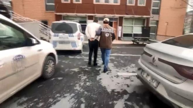 MAHKEME HAYVANLARIN KORUNMASI N CAYDIRICI CEZA YAPTIRIMLARA HTYA OLDUUNU FADE ETT    Mahkeme, sana verilen 1 yl 3 ay hapis ve hkmn aklanmasnn geriye braklmas ynndeki kararn deerlendirmesinde ise Anayasa Mahkemesi?nin hak ihlali kararlarnda vurgulanan hayvanlarn korunmas iin caydrc cezai yaptrmlara ihtiya olduu, ilenen sula verilen cezalar arasnda orantszlk olmas ya da hi ceza verilmemesi durumunda bu tr eylemlerin nlenmesini salayacak caydrc bir etki ortaya koymaktan olduka uzak kalnacan ifade etti.