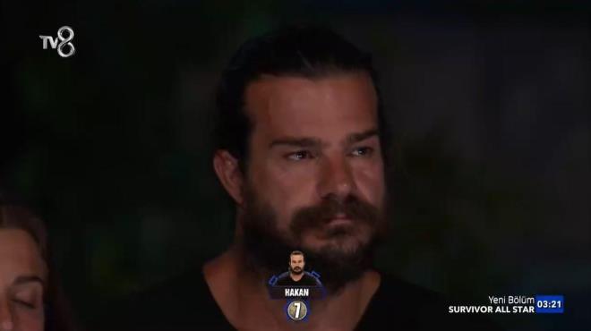 SURVVOR HAFTANIN LK ELEME ADAYI KM OLDU?<br>  Survivor 2024 All Star'da kaybedilen dokunulmazlk oyunu sonrasnda yaplan konseyde Mavi takmda en ok ismi yazlan Hakan Hatipolu haftann ilk eleme aday oldu. 2 dlden men cezas ald.