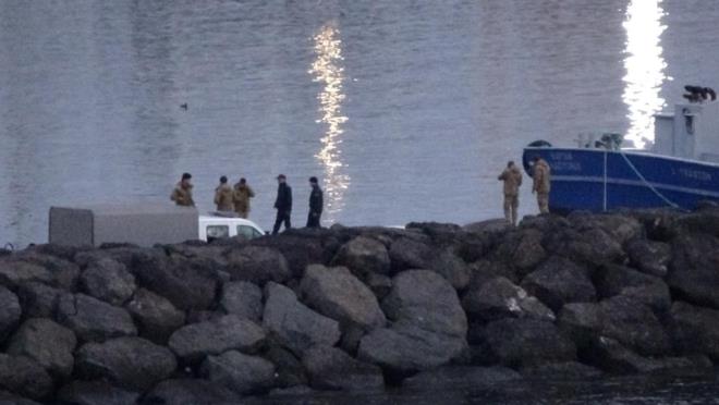 Denizden ve karadan alnan youn gvenlik nlemleriyle sabah saatlerinde Kocaeli?nden Trabzon?a gelen SAS komandolar liman ierisinde dal yapt.