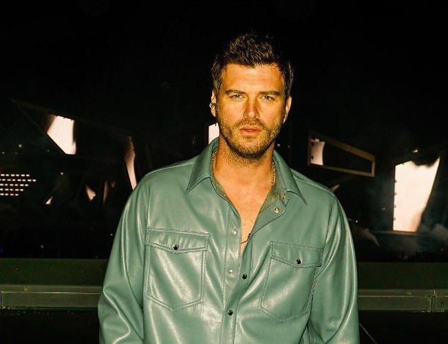 Bulduklar her frsat ky evlerine giderek deerlendiren Tatltu-Dizer ifti, arkadalarn da o evlerinde arlyor.