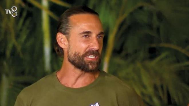 'MUHTEEM BR ATMOSFER'<p>    Dora, "Daha nce hi byle bir eyi tecrbe etmediim iin neye hazr olup olmayacam bilemedim. Daha ok potalara girdim ktm ama hep bir mehul vard. Bilinmez vard. u anda arkadalarmdan grdm iin biraz parkuru kafamda canlandrdm. Biraz tabi hayalini kurdum. Araya bir ka tane de oyun girince Ronaldinho falan biraz kafamz datnca bunu dnmek biraz daha stressiz oldu benim iin. Elimizden geleni yapacaz. Muhteem bir atmosfer. Muhteem bir ortam. Umarm kalrm. nsann buraya layk olup olmadnn bir testi bu. Umarm ben de burada kalrm.