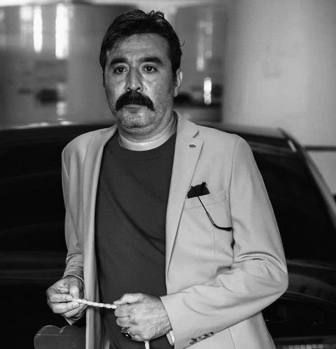 Bunlarn dnda birok tiyatro oyununda ve sinema filminde yer alan stnda?n balca sinema filmleri unlardr; ??Neredesin Firuze??, ??Emret Komutanm: ah Mat??, ?Muro: Nalet Olsun imdeki nsan Sevgisine??, ??Abimm??, ??Deli Dumrul Kurtlar Kular Aleminde??, ??Kutsal Damacana 2: t Men??, ??Vay Arkada??, ??Gulyabani?? ve ??eytan Ty??.