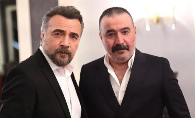 ATV'nin byk ilgi gren dizisi "Ben Bu Cihana Smazam", baarl oyuncu kadrosuyla adndan sz ettiriyor. Bu isimlerden birisi de, bir zamanlar Kurtlar Vadisi'nde Muro'yu canlandran efsane oyuncu Mustafa stnda oldu.