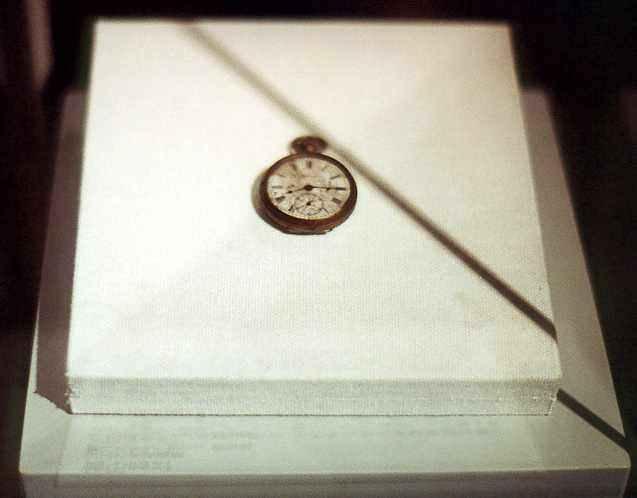 Tarihe bir soluk veren ve Hiroima'nn kalntlar arasnda karlan saat 31 bin dolardan fazla bir fiyata satld.