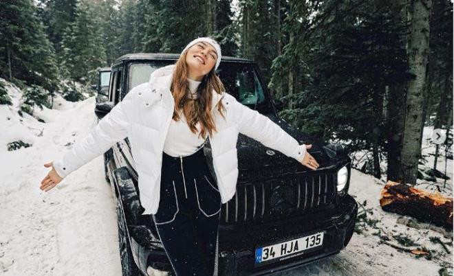 Servetinin de ortaya kt Zehra Gne, birok kullanc tarafndan takdir ediliyor.