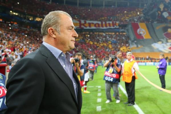 Zico ampiyon yapt kovuldu, Alex ampiyon yapt kovuldu, mparator Fatih Terim ampiyon yapt kovuldu. Bu memlekette baar cezasz kalmaz.