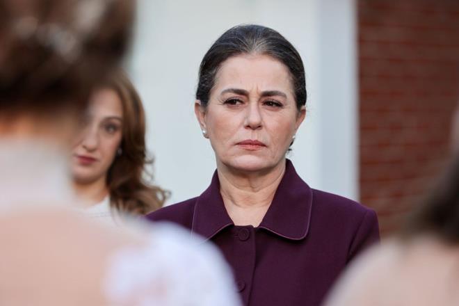 Yapmn OGM Pictures?n stlendii, iki farkl ailenin ayn at altnda bulumasn konu alacak olan Yan Oda dizisinin yayn tarihi belli oldu.