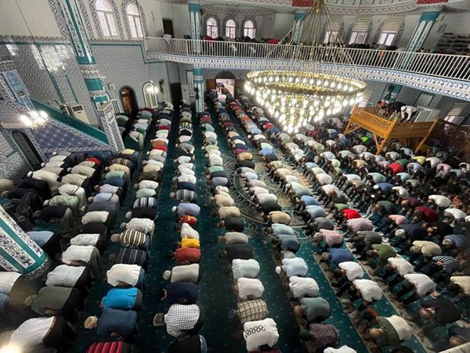 Cuma mesajlarna ynelik aratrmalar, bir gece ncesinden younlayor. Mbarek  aylar devam ederken, 11 Ayn Sultan Ramazan ayna da az bir zaman kald. Bu manevi ayn atmoseferi iinde cuma namazn karmak istemeyen mminler, her hafta hasretle beklenen bu gne zel iyi niyet temennili ve dual mesajlar aratryor. te, 1 Mart 2024 cuma mesajlarnda en gzel ve dual, hadisli seenekler...