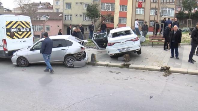 Baclar?da zincirleme trafik kazasnda 1 kii yaamn yitirdi.  Kaza, Fatih Mahallesi?nde Yanyol Caddesi zerindeki kavakta saat 12.30 sralarnda meydana geldi.