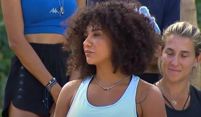 Sz alan Aysu "Yani una aryorum, byle dzenli bir alveri olmad. yle bir durumum yok" diyerek aknln gizleyemedi. Acun Ilcal da "arabilirsin, ben de ok ardm. Lokalin hesabna para yollanm, konumamza gerek yok, daha fazla zorlama biz netiz" dedi.