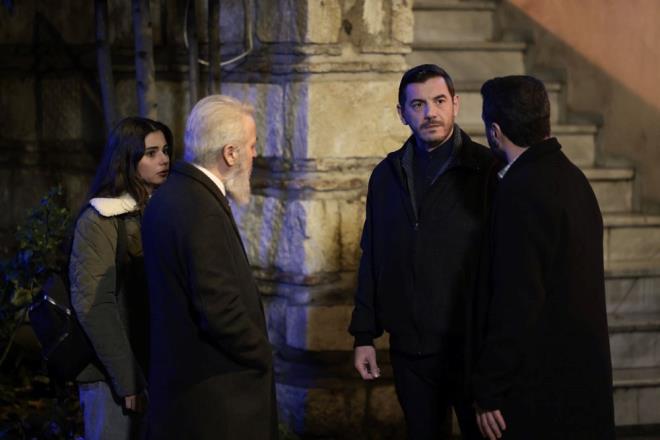 REAT LE MER, HASAN'IN PENDE    Babasna avukatn davay kabul etmediini anlatan mer ise nce onunla dergaha gitti ardndan da ikili birlikte Hasan' buldu. Hasan ile konuan mer ve Reat, Tahir iin tanklk yaparsa cezasnn azalacan "Hi mi Allah korkun yok?" szleriyle anlatt.    Kardeini yalnz brakamayacan ifade eden Hasan, "Tek bir artla kabul ederim. Kardeimin ailesi siz olacaksnz. Hapse girdiimi bilmeyecek. Eer kendini yalnz hissederse 'Bana zorla yalan sylettiler' derim" dedi.