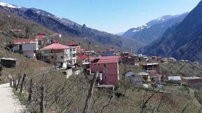 Gmhane'nin Krtn ilesinden ayrlarak Giresun'un Doankent ilesine balanmak isteyen ta ve Gnyz kylerinin 2019 ylnda ald referandum kararnn ileri Bakanl tarafndan reddedildi.