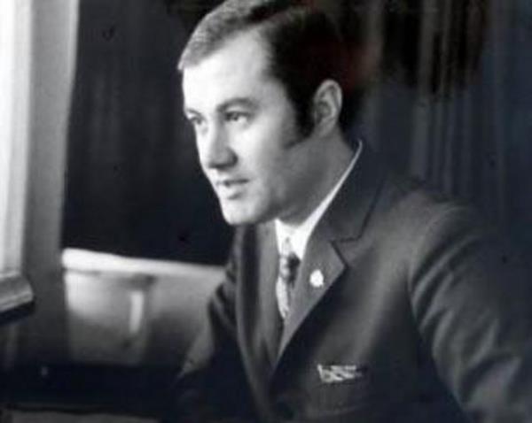 <p><b>ORHAN AYHAN</b></p> Kim bilir ka kuak nefes nefese geen boks malarn onun anlatmyla izledi...