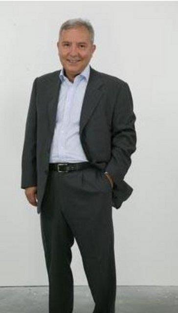 Yasin Son Havadis gazetesinden sonra TRT'ye geti.