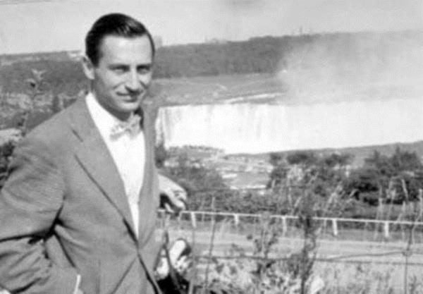 <p><b>HALT KIVAN</b></p> Ekrann en uzun sre aktif olarak alan sunucu ve spikerlerinden biri Kvan.