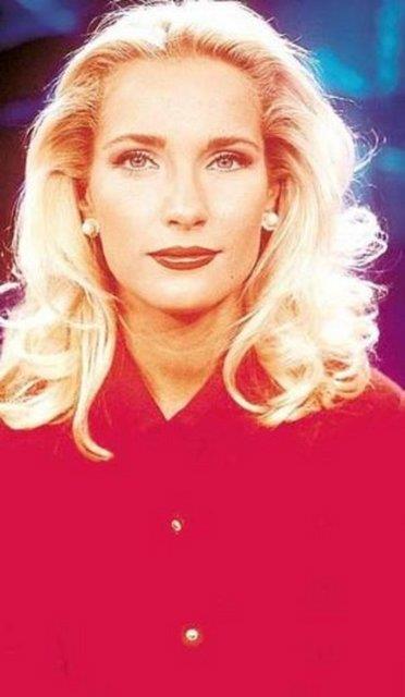 Bir sre ATV'de haber blteni sundu. Daha sonra baka bir kanalda program yapmaya balad.