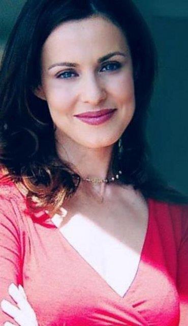 Altonuk, iek Taksi, Beyaz Gelincik, Genco, Tutsak ve Doktorlar dizilerinde rol ald.