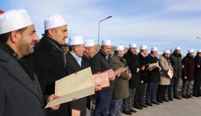 1001 HATM GELENE    Erzurum'da her Ramazan 1001 tane hatim okuma gelenei gnmzde de devam ediyor.