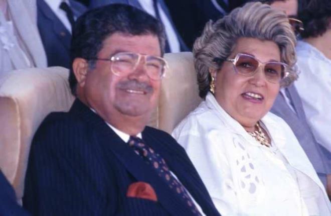 Trk siyasi hayatnn en renkli isimlerinden biri olan 8. Cumhurbakan Turgut zal'n ei Semra zal'n son hali ortaya kt. imdilerde 90 yana basan zal, deiimiyle sosyal medyada viral oldu. te Turgut zal'n ei Semra zal'n son hali...