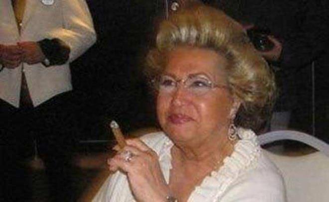 Oluyla beraber stanbul'da yaayan zal, son haliyle gndem oldu.