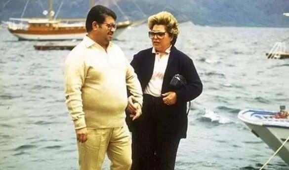 Sk sk eletirilerin hedefinde olan Semra zal, yllar ierisindeki deiimiyle merak konusu oldu.