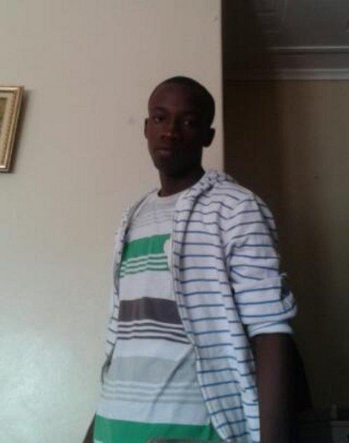 Zimbabve'de ordu takm olan Cone Textiles'in golc futbolcusu Elisha Banda, sivil bir takma transfer olduktan sonra eski takm arkadalar tarafndan karld. Banda, 8 gn boyunca ikence grdkten sonra az bal bir ekilde Harare yaknlarnda bulundu...