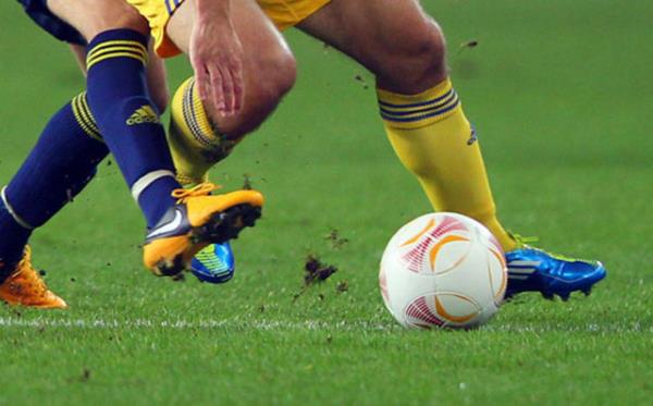 -Bir orta saha oyuncusunun mata ortalama 10 km kotuunu...