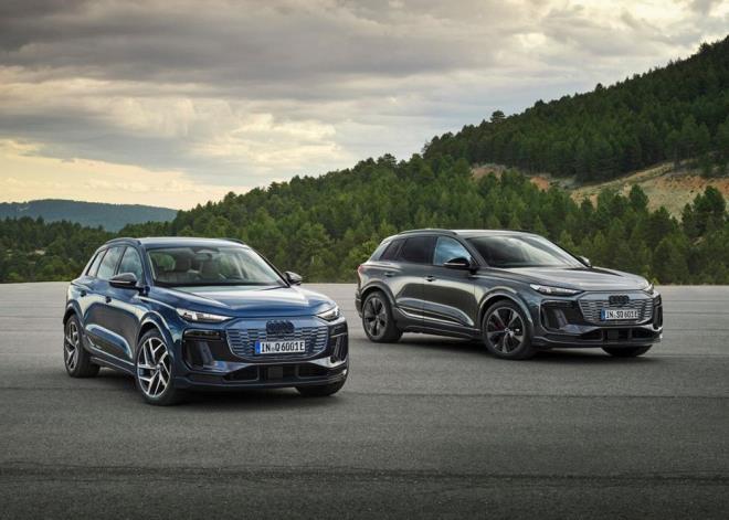 Model, Q6 ve performans versiyonu SQ6 olarak iki seenkle geliyor. ki versiyonda da 100 kWh batarya paketi bulunuyor.