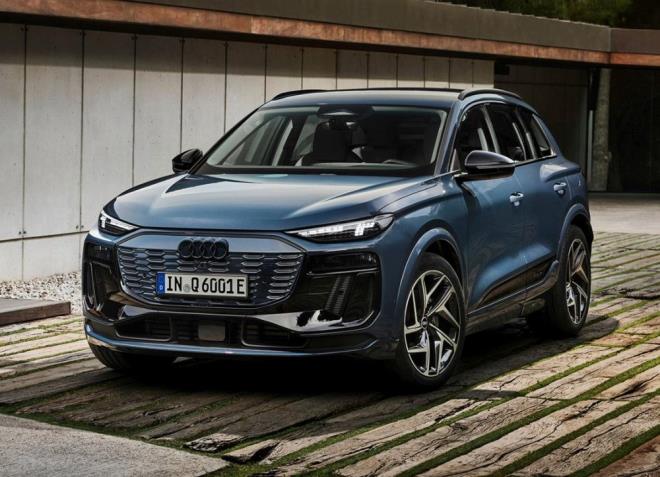 AAYDINLATMA TEKNOLOJSNDE DNYADA LK    Dnyann ilk aktif dijital k imzasna sahip elektrikli SUV'u olan modelde ince bir tasarma sahip gndz ve ana aydnlatma sisteminin k tasarm istee gre deitirilebiliyor.