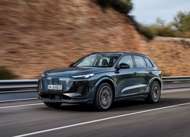 800V elektrik mimarisini destekleyen model 625 kilometreye kadar menzil vadediyor.     270 kW DC hzl arj destei ile sadece 10 dakikalk arjla 255 kilometre menzil elde edilirken, yzde 10'dan yzde 80'e dolmas 21 dakika sryor.