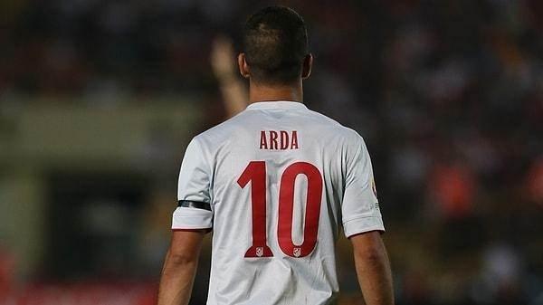 Kariyerinin basamaklarn Galatasaray ile atan Arda Turan, Atletico Madrid, Barcelona, Baakehir gibi takmlarda forma giydi.