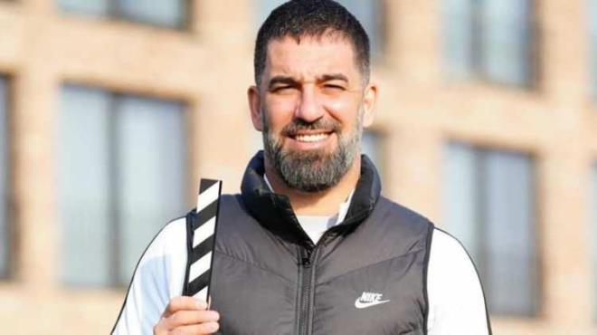 Akllarda unutulmaz bir futbolcu olarak yer edinen ve imdilerde kariyer hayatna Eypspor Teknik Direktr olarak devam eden Arda Turan, Instagram hesab zerinden hayatnn belgesel olduunu duyurdu.