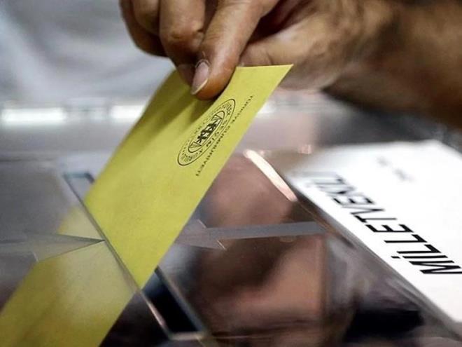 1- Semen nerede oy kullanacan nereden renebilecek?<p>      Semenler, nerede ve hangi sandkta oy kullanacan, YSK'nin internet sitesinden, e-Devlet kapsndan, YSK'nin Semen Sorgulama Mobil Uygulamasndan veya 444 9 975 numaral YSK ar Merkezi'nden kontrol edebilecek. Semenin nerede oy kullanacan gsteren semen bilgi kadnn getirilmesi zorunlu olmayacak.