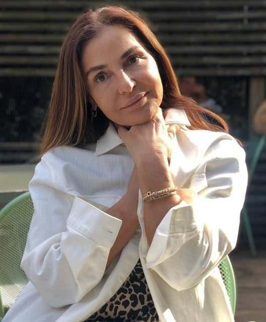 Gazetecilerle ksa bir sohbet eden Tuna, "Nene oldum nene. Babaanne oldum, lyorum. Allah herkesin evladna salk versin" ifadelerini kulland.