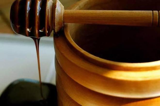 A karnna yenirse kabzl giderir ve hatta ishal yapabilir, barsak kurtlarn drmeye de yardmc olur.