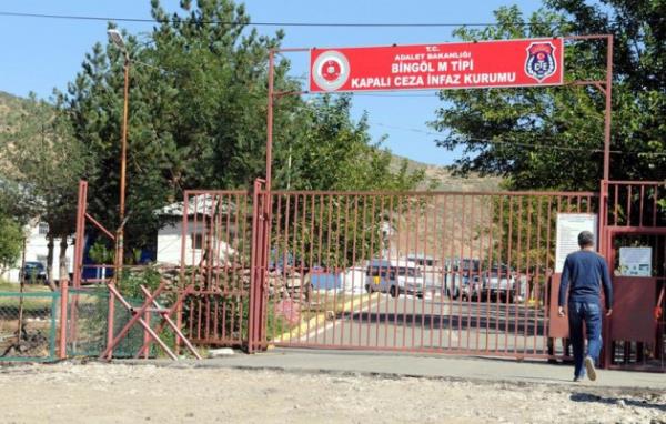 Bingl M Tipi Kapal Ceza nfaz Kurumu'ndan firar eden 18 PKK'l terristin isimleri ve firar ettikleri tnelin grntleri yaynland.