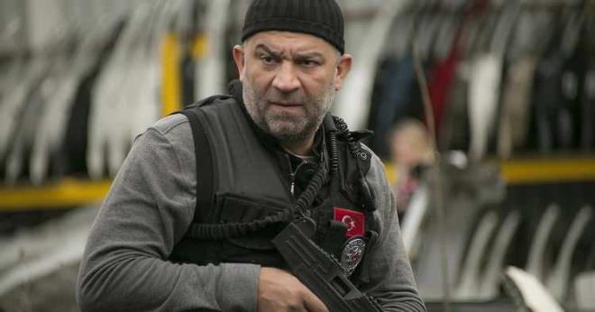 Arka Sokaklar'n Mesut'u olarak hafzalara kaznan evket oruh getiimiz gnlerde katld bir programda diziden neden ayrldn anlatt.