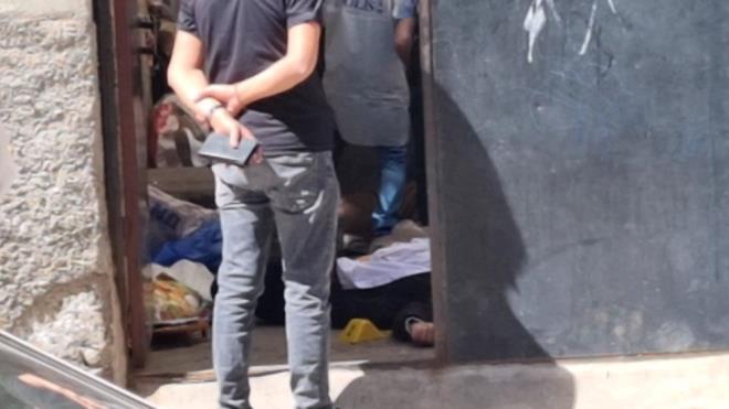 Sevda Mee ve Mehmet Sad?n yaklak 1 hafta nce 212?inci Sokak?taki evde beraber yaamaya balad renildi.