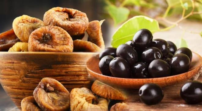 Son zamanlarda ska duyduumuz 7 adet zeytin 1 adet incir kr yaplan en faydal diyetler arasnda yer alyor. Kuran'da geen ve bilim insanlar tarafndan onaylanan 7 adet zeytin ve 1 incir diyeti sayesinde baklk sisteminin almasna yardmc olabilirsiniz. Peki 7 adet zeytin 1 adet incir diyeti nasl yaplr, 7 Zeytin 1 incir diyeti zayflatr m? te 7 Zeytin 1 incir diyeti ile ilgili tm cevaplar