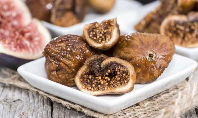 7 ZEYTN 1 KURU NCR DYET ZAYIFLATIR MI?    - 21 gn boyunca uyguladnz 7 adet zeyitn 1 incir diyeti ile yaklak 10 kilo verebilirsiniz.     - Gnde 2 defa uygulayacanz 7 zeytin 1 kuru incir n ile hzlca kilolarnzn yok olduunu greceksiniz.     - Dikkat etmeniz gereken ey, zeytinleri ve kuru inciri ayn anda yemeniz.    - Ayn zamanda zeytin ve incir ok susatt iin en az 2 litre su tketmenizdir.